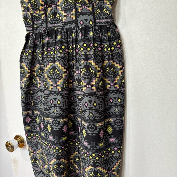 🎉4/30$🎉 Jolie Black Aztec Print Dress - Size Medium - Picture 4 of 6